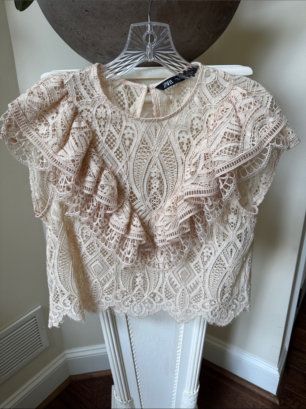 ZARA Cream Lace Ruffle Blouse